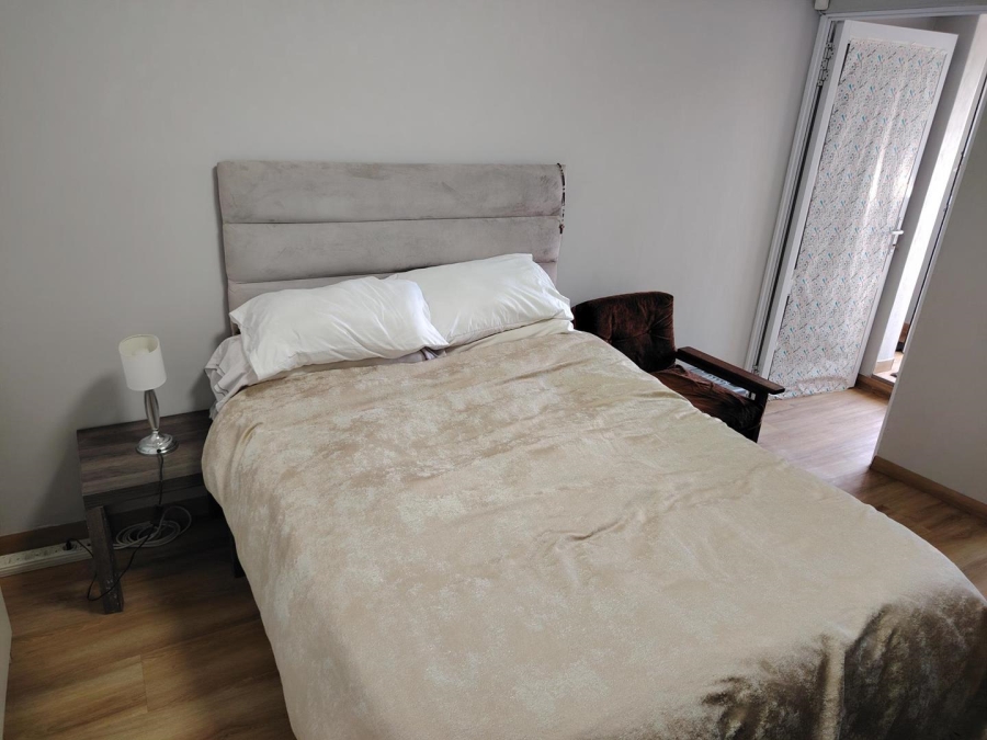 To Let 2 Bedroom Property for Rent in Protea Heights Western Cape